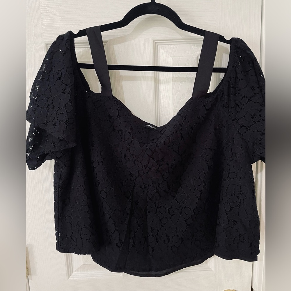 18/20 black lace crop top Lane Bryant